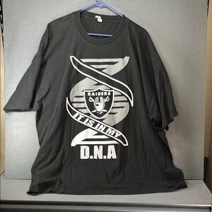 Raiders Black Short Sleeve Tee with‎ Bold Graphic Design